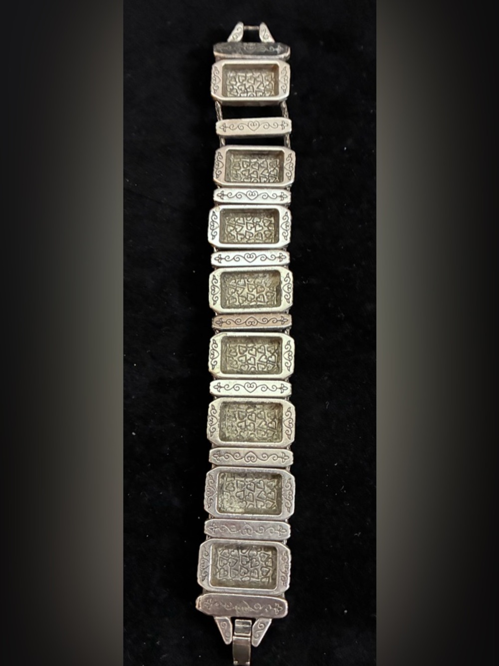 CHUNKY EUC 
BRIGHTON SILVER PLATED
FINISH HEART SCROLL DESIGN LINK BRACELET - Picture 7 of 11